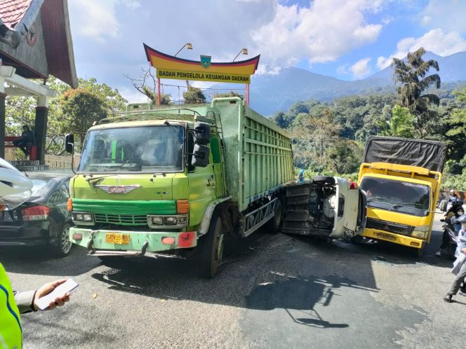 Tabrakan Di Tugu Semen Padang Silaing Padang Panjang Tiga Orang Luka