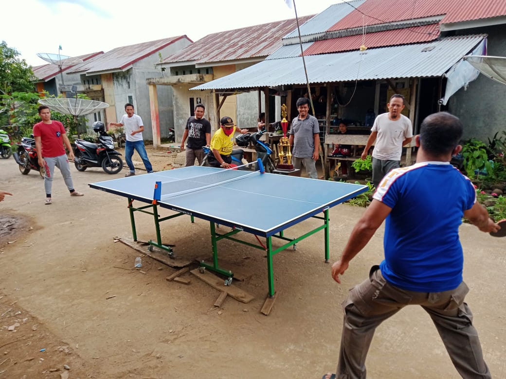 Foto : Peserta Lomba Bersemangat Mengikuti Perlombaan di Komplek Madani, Pasaman Barat, Senin (17/08/2020)