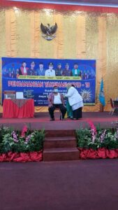 Wakil Ketua DPRD Pasaman Barat Daliyus K Saat Disuntik Vaksin Sinovac Covid-19 di Aula Kantor Bupati Pasaman Barat, Selasa (02/02/2021) Pagi