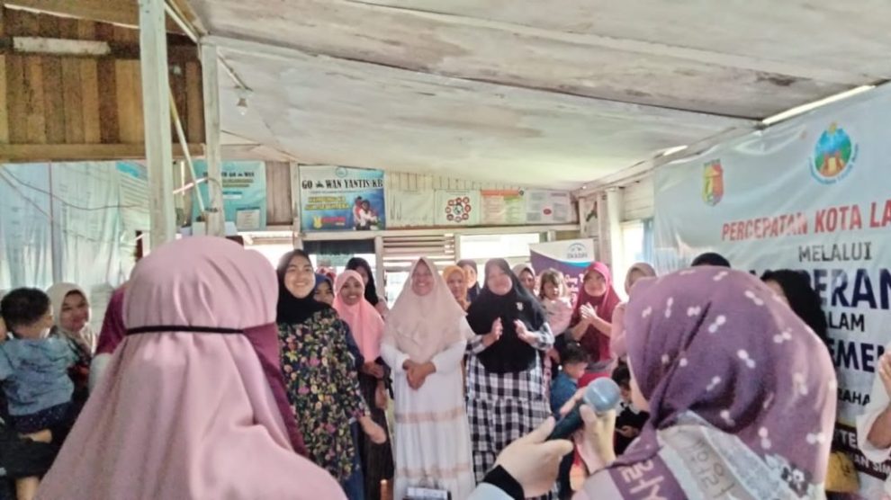 Peran Keluarga Dalam Pengasuhan Dan Pemenuhan Hak Anak - Top Sumbar