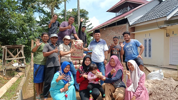 Bantuan Pembangunan Mushola Warga Komplek Perumahan Piladang, Irfendi Arbi Turun Tangan 