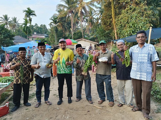 Camat Lubuk Tarok Kunjungi Pasar Kaget