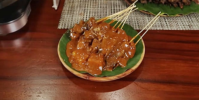 Sate Padang, Eksplorasi Rasa Nusantara Nan Lamak Bana !. (Foto Captured Youtube Uda Awal)