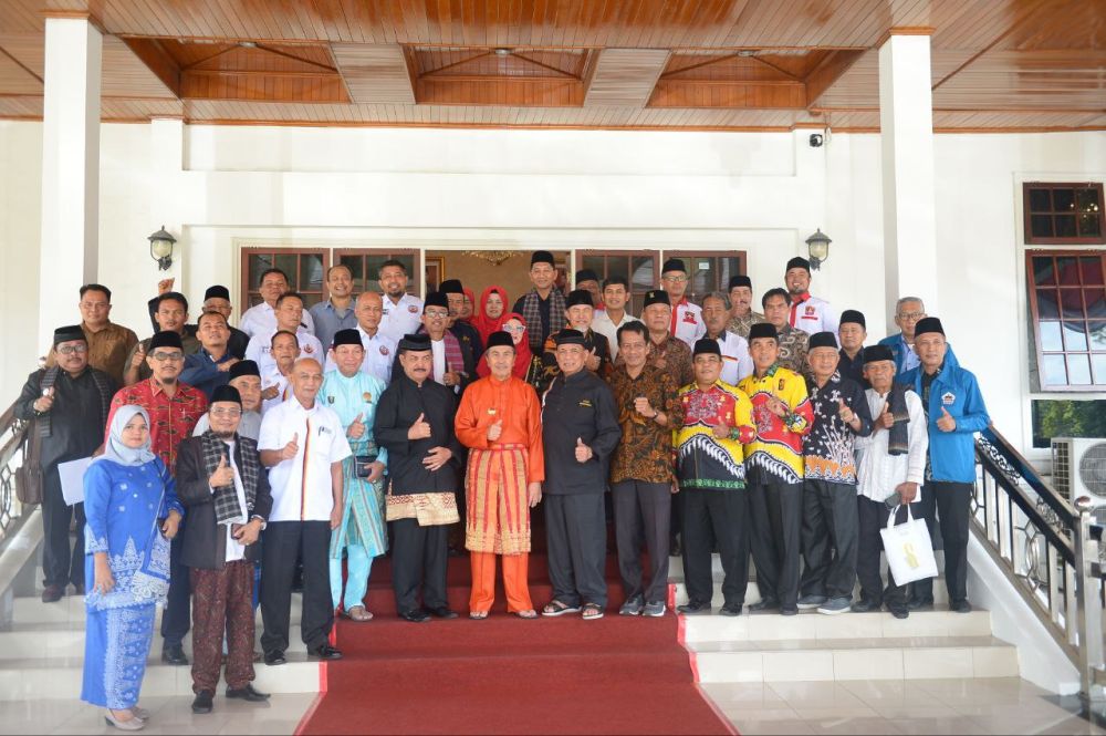 Sinergi Tradisi dan Kehormatan, Penganugerahan Gelar Adat Suku Chaniago kepada Gubernur Riau oleh Sumatera Barat