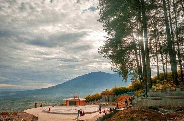 Janjang Sajuta, Petualangan Seribu Tangga Menuju Surga Bukittinggi. (Foto : Dok. Istimewa)