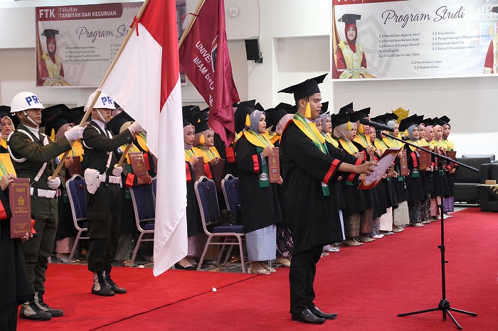 Kisah Perjuangan 498 Wisudawan, Terobosan Cemerlang Wisuda Ke-90 UIN Imam Bonjol Padang. (Foto : Dokumen Humas UIN Imam Bonjol Padang)