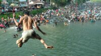 Menikmati Keindahan Sungai Lubuk Minturun, Destinasi Wisata Alam yang Memukau di Sumatera Barat. (Foto : Dok. Istimewa)