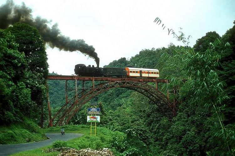 Jembatan Kereta Api Padang Panjang, Keajaiban Arsitektur yang Menceritakan Sejarah Perkeretaapian di Sumatera Barat. (Foto : Dok. Istimewa)