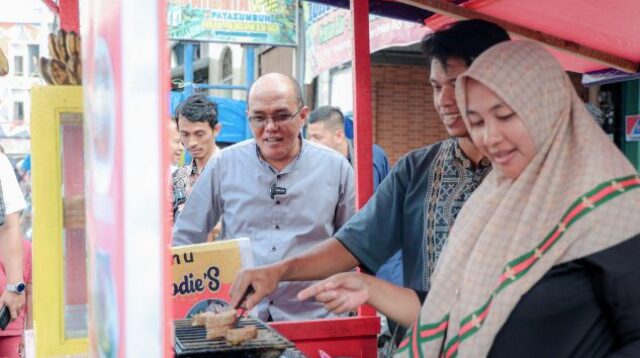 Blusukan Mendadak, Ketua DPRD Sumbar Supardi Intip Pasa Pabukoan di Payakumbuh. (Foto: Dok.Istimewa)