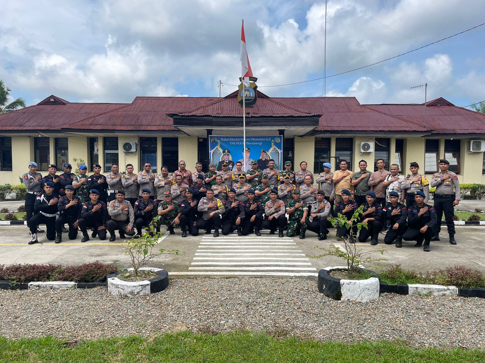 Polres Dharmasraya Gelar Halal Bi Halal untuk Meningkatkan Sinergitas TNI-Polri