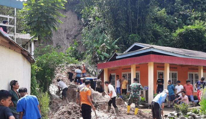 Dituduh Tidak Lakukan Penanganan terhadap Korban Longsor, Camat Palupuh Buktikan Kerja Nyata