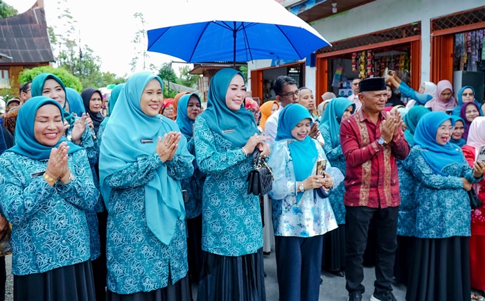 Ny. Emiko Epyardi Asda Buka Penilaian Lomba Kader Posyandu Berprestasi Tingkat Kabupaten Solok