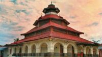 Masjid Raya Ikur Koto, Destinasi Wisata Sumbar Punya Arsitektur Mengagumkan dan Sejarah yang Tak Terlupakan (Foto: Dok.Istimewa)