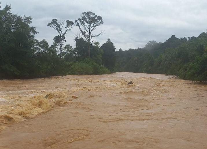 Pencari Ikan Hanyut di Sungai Batang Batahan, Tim Pencari Masih Belum Temukan Korban (Foto: Dok.Istimewa)