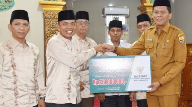 430 Guru MDTA se-Kota Pariaman Terima Bantuan Zakat dari BAZNAS