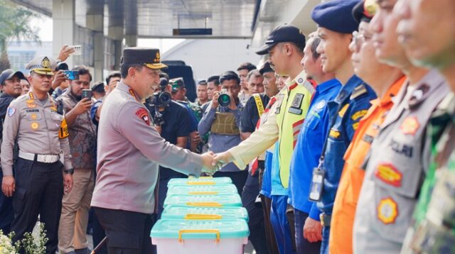 Kapolri Tinjau Kesiapan Pelabuhan Jelang Libur Natal dan Tahun Baru