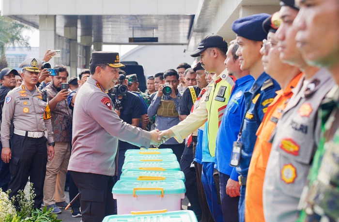 Kapolri Tinjau Kesiapan Pelabuhan Jelang Libur Natal dan Tahun Baru