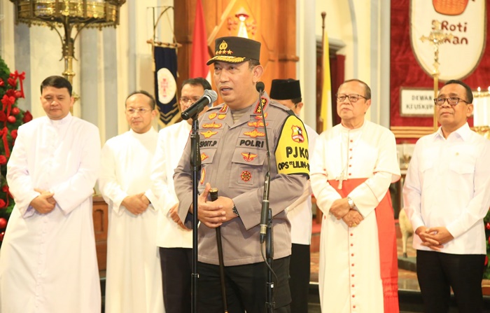 Kapolri dan Menko Polhukam Tinjau Pengamanan Misa Malam Natal di Gereja Katedral Jakarta