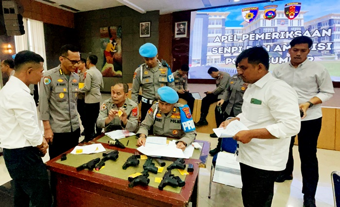 Pastikan Kepatuhan Prosedur, Polda Sumbar Lakukan Pengecekan Rutin Senjata Api