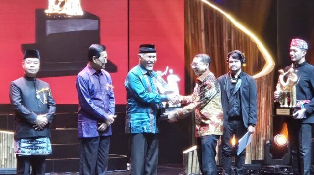 Pemprov Sumbar Raih Penghargaan Perak Anugerah Kebudayaan Indonesia 2024 dari Menbud RI