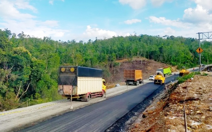 Perbaikan Jalan Lintas Sumbar - Riau di Tanjung Alai Dikebut, Arus Lalu Lintas Mulai Lancar