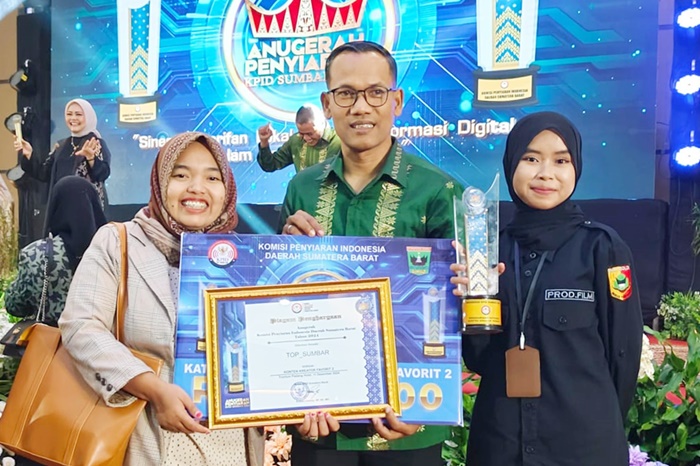 Topsumbar Raih Penghargaan KPID Award 2024, Hanny Tanjung: Kado Indah Ultah ke-8 Topsumbar