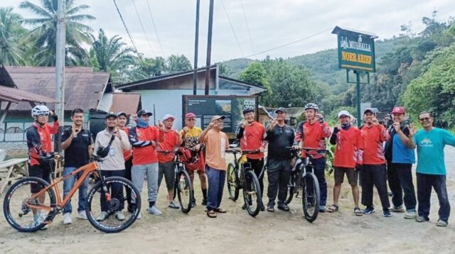 5 Profesor UNAND Bersepeda Menuju Geopark Silokek