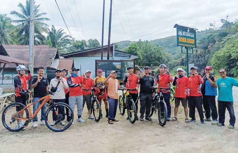 5 Profesor UNAND Bersepeda Menuju Geopark Silokek