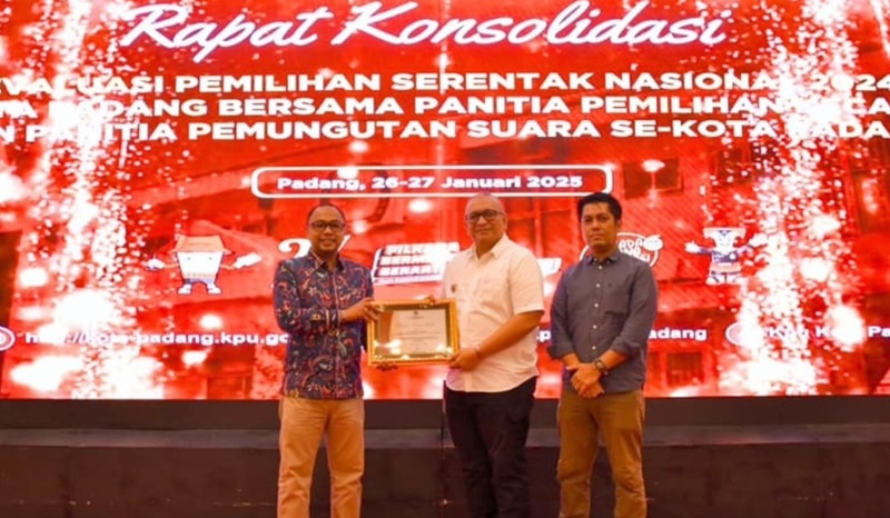 Gelar Evaluasi Pilkada Serentak 2024 bersama PPK dan PPS, Pj Wali Kota Apresiasi KPU Kota Padang