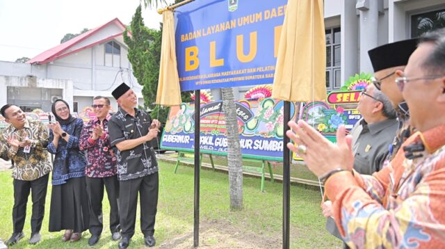 Gubernur Mahyeldi Resmikan UPTD BKOM dan Pelkes Sumbar Menjadi BLUD