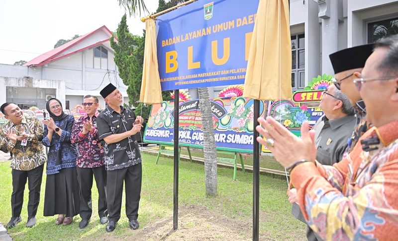 Gubernur Mahyeldi Resmikan UPTD BKOM dan Pelkes Sumbar Menjadi BLUD