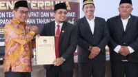 KPU Padang Pariaman Tetapkan John Kenedy Azis dan Rahmat Hidayat Sebagai Bupati dan Wakil Bupati