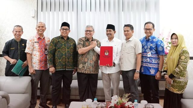 Ketua DPRD Sumbar Terima Usulan Pengesahan Calon Gubernur dan Wakil Gubernur Terpilih, Muhidi Secepatnya Kita Proses