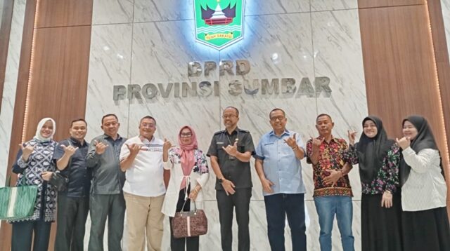 Komisi B DPRD Kota Binjai Kunjungi DPRD Sumbar, Bahas Regulasi Perda Trotoar dan UHC