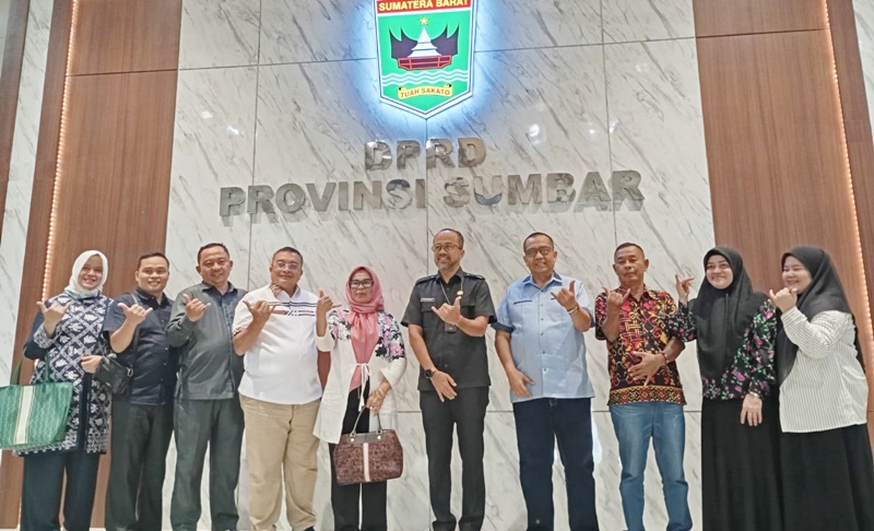 Komisi B DPRD Kota Binjai Kunjungi DPRD Sumbar, Bahas Regulasi Perda Trotoar dan UHC