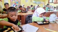 Kota Pariaman Resmi Memulai Program Makan Bergizi Gratis, Tingkatkan Antusiasme Anak-Anak untuk Belajar