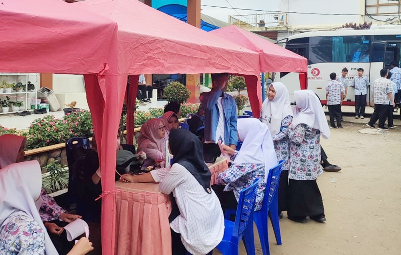 PMR WIRA SMA Negeri 1 Bukittinggi Kembali Gelar Donor Darah, Wujud Nyata Kepedulian Sosial