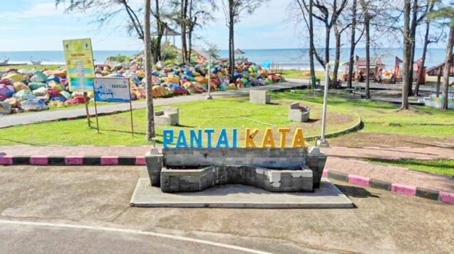 Pantai Kata Pariaman Jadi Primadona Wisatawan di Musim Liburan