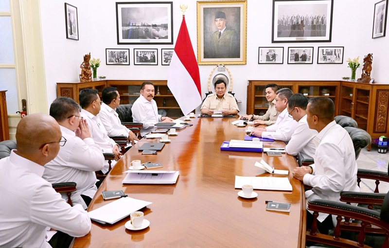 Presiden Prabowo Panggil Jaksa Agung dan Jajaran Jaksa Agung Muda, Bahas Komitmen Pemberantasan Korupsi dan Izin Ilegal