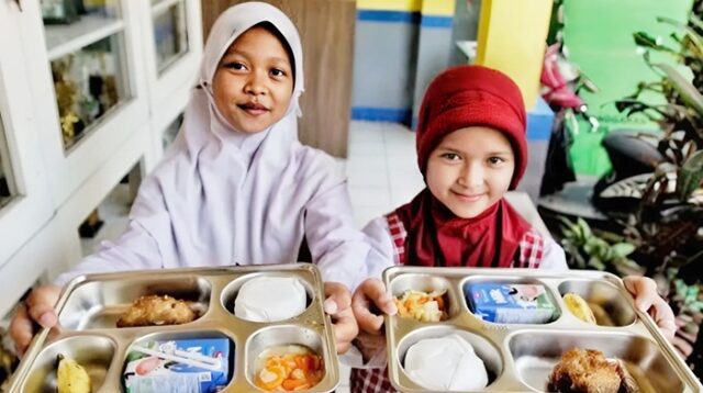 Presiden Prabowo Resmi Memulai Program Makan Bergizi Gratis di 26 Provinsi Indonesia