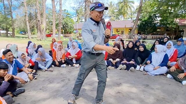 Tingkatkan Kekompakan dan Mutu Kompetensi Guru, KKG Pariaman Tengah Gelar Outbond di Pantai Cermin