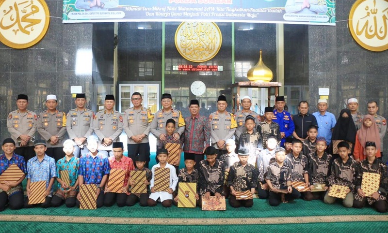 Wakapolda Hadiri Peringatan Isra Mikraj di Masjid Ar-Rahman Polda Sumbar