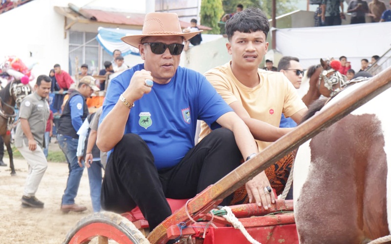 Dibuka Wawako Elzadaswarman, Pacu Kuda Piala Wali Kota Payakumbuh 2025 Berlangsung Meriah