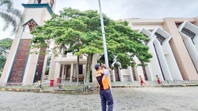 Jelang Ramadan, Dishub Kota Solok Perbaiki PJU di Sejumlah Masjid