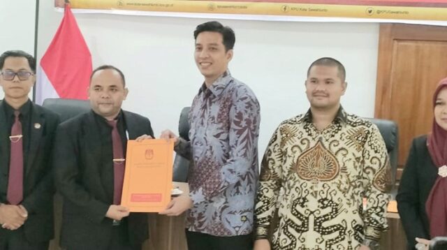 KPU Sawahlunto Tetapkan Riyanda Putra-Jeffry Hibatullah sebagai Wali Kota dan Wakil Wali Kota Terpilih