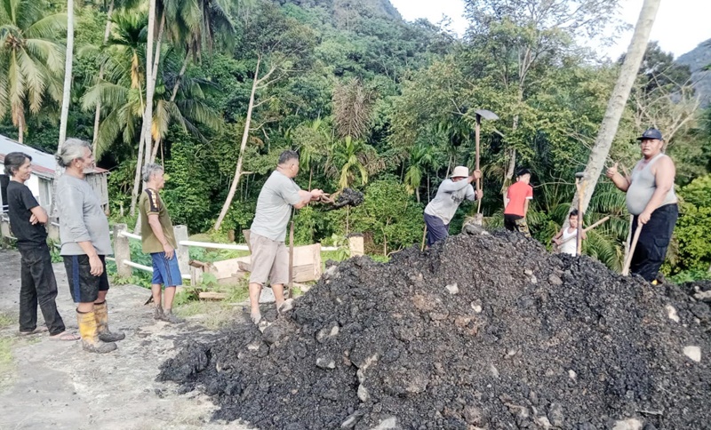 Pemuda Tangsi Gunung Siapkan Lapangan untuk Gelar Turnamen Voli Tahun 2025