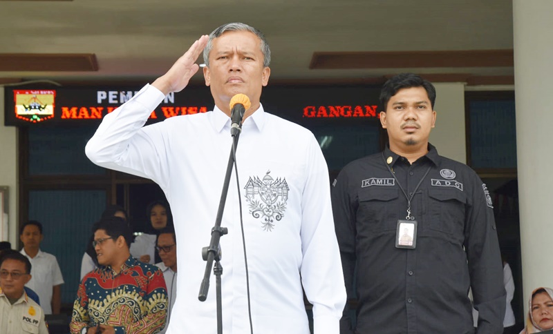 Penuh Haru, Roberia Pamit sebagai Pj Wali Kota Pariaman dalam Apel Gabungan Pemko