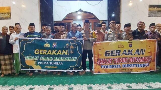 Personel Polsek Tilatang Kamang Gelar Shubuh Berjamaah, Pererat Silaturahmi dengan Masyarakat