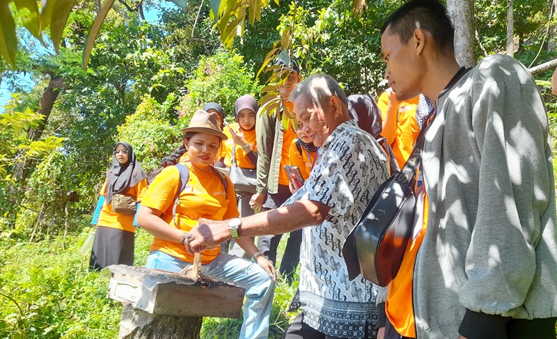 Peserta Bimtek Branding Pariwisata Takjub dengan Keindahan Wisata Alam Batu Busuk Padang