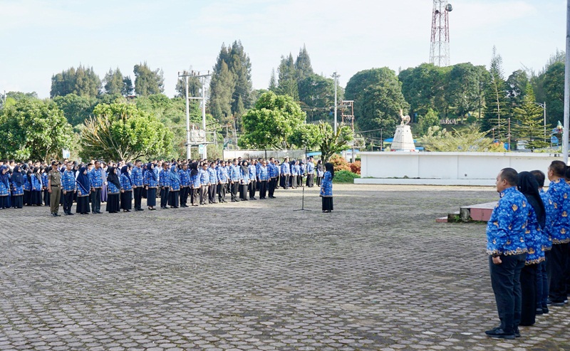 Pimpin Apel Pagi Pemkab Solok, Kadis Kominfo Teta Midra Sampaikan Sejumlah Arahan Penting